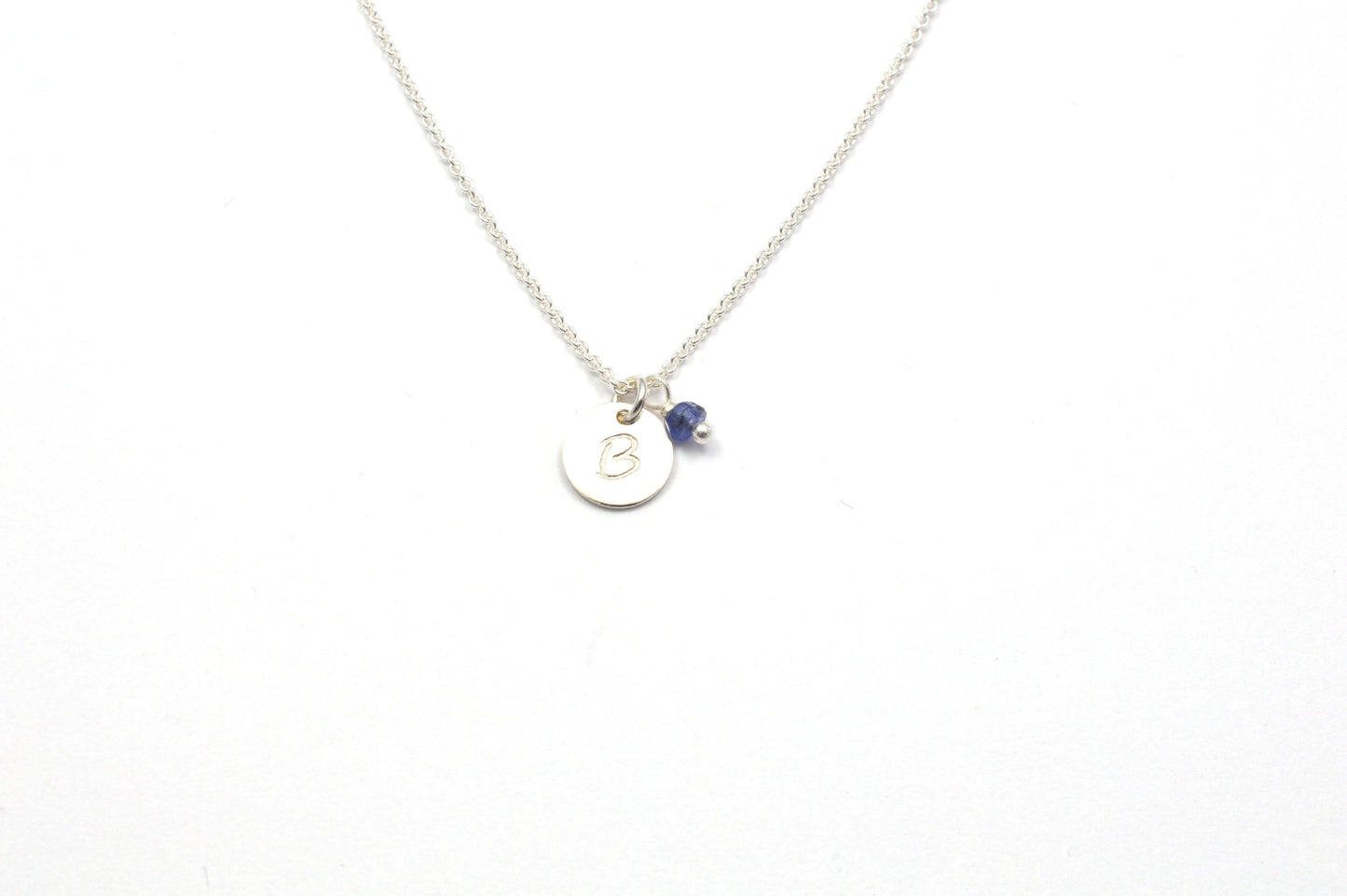 Kette mit Geburtsstein und Plättchen personalisiert