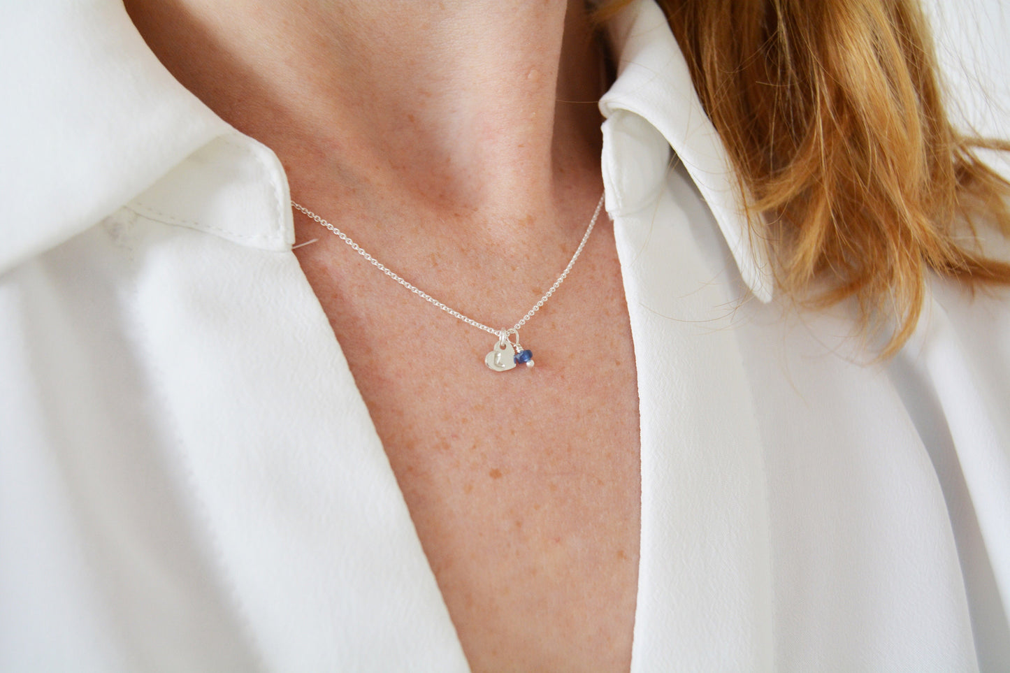Kette mit Geburtsstein und Plättchen personalisiert