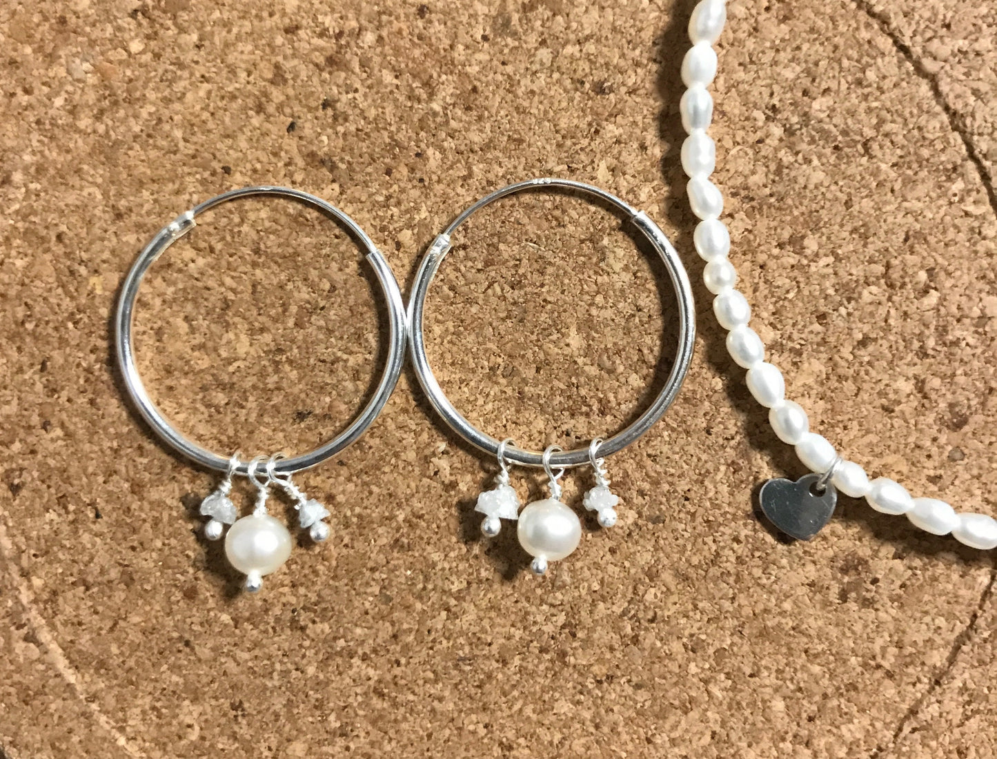 Creolen Ohrringe mit Diamanten und Perle