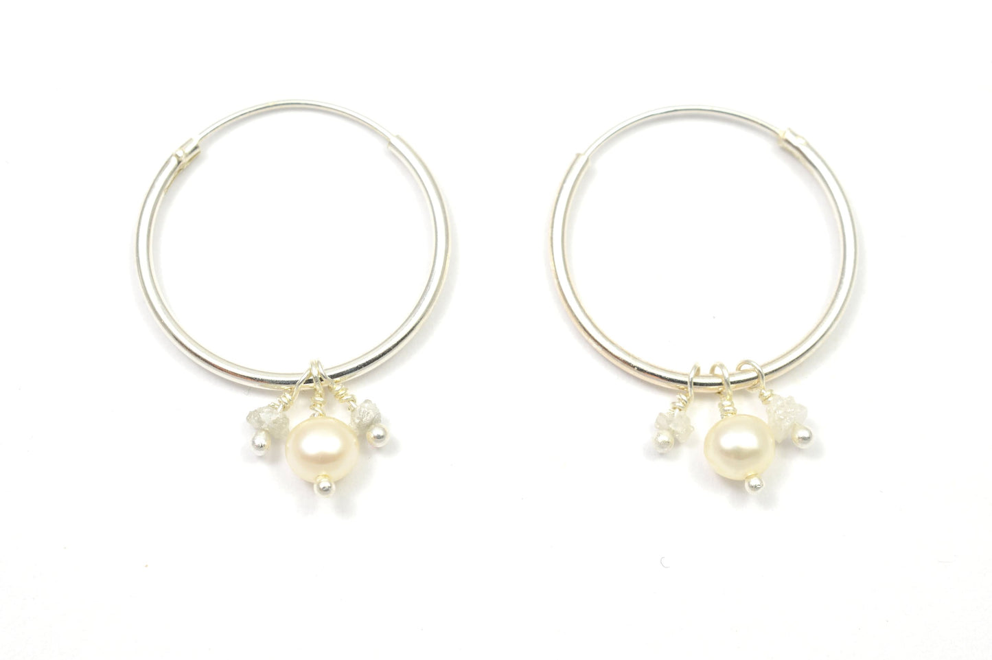 Creolen Ohrringe mit Diamanten und Perle