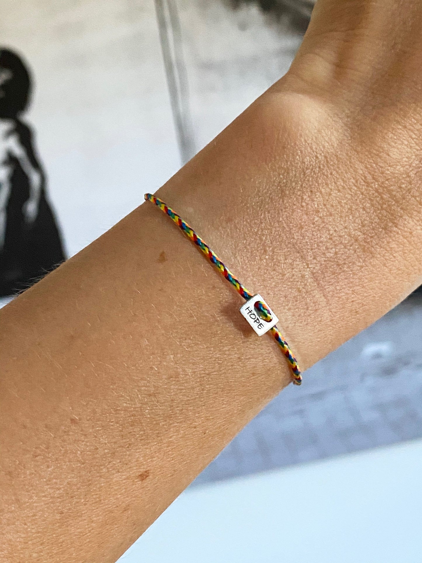 Fußband Hope Regenbogen mit Gravur