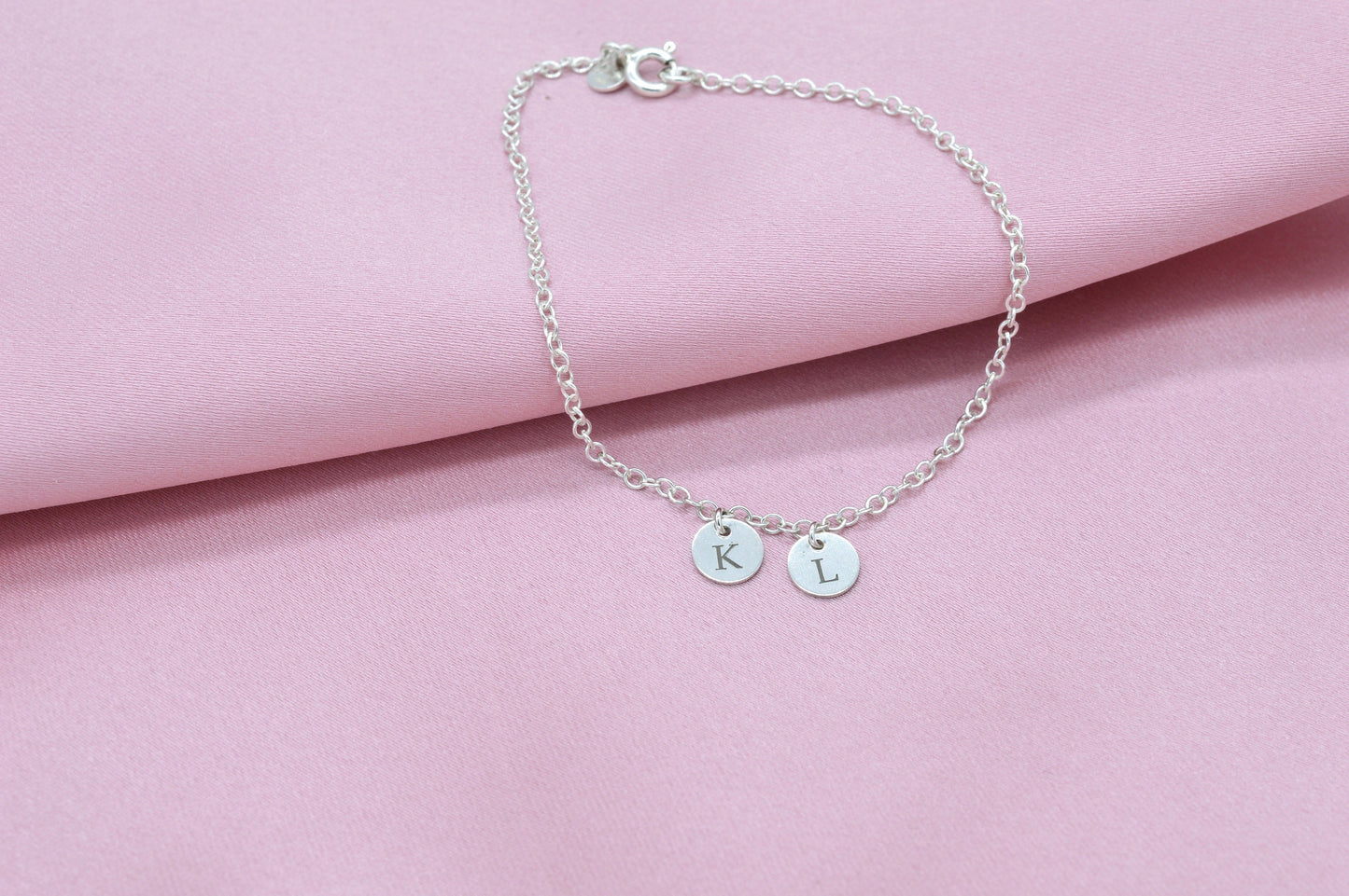 Armband mit Anhänger mit personalisierter Gravur